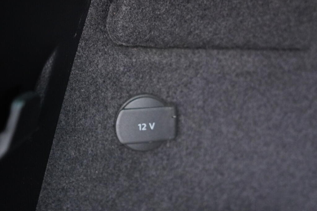 OV190V10641_40.webp_KAROQ  1.5 TSI 110 kW manuál