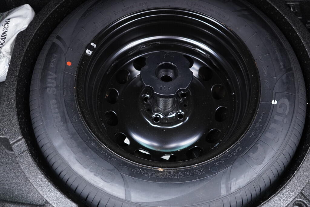 OV190V10641_41.webp_KAROQ  1.5 TSI 110 kW manuál