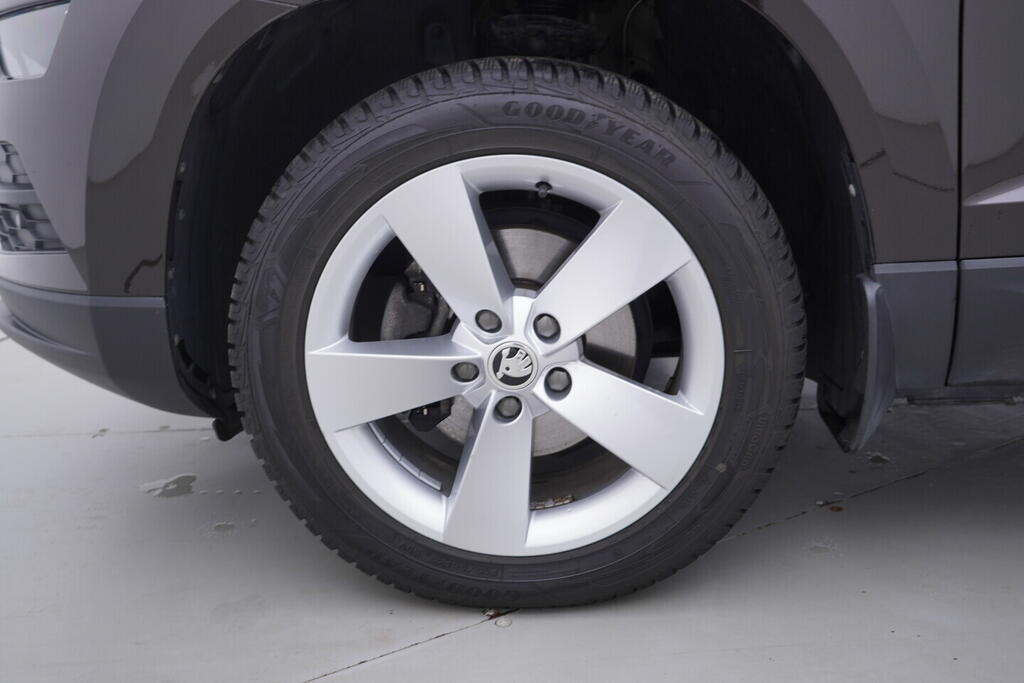 OV190V10641_42.webp_KAROQ  1.5 TSI 110 kW manuál