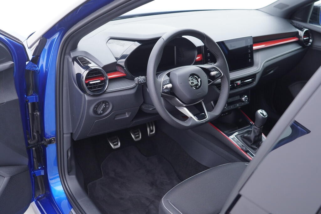 OV190V10642_18.webp_FABIA Monte Carlo 1.0 TSI 85 kW manuál, DPH