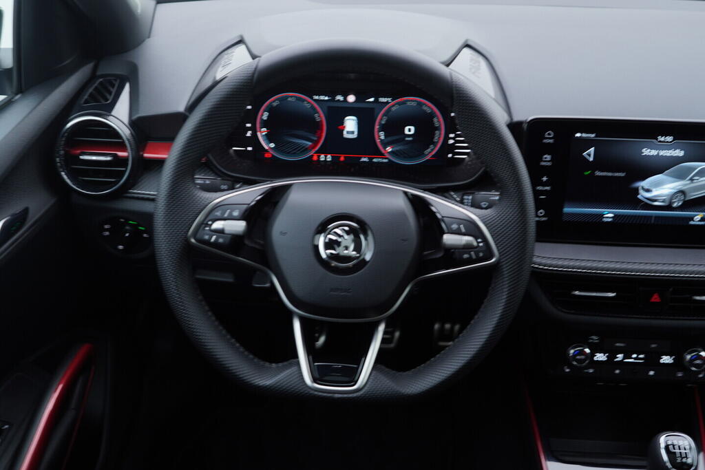 OV190V10642_26.webp_FABIA Monte Carlo 1.0 TSI 85 kW manuál, DPH