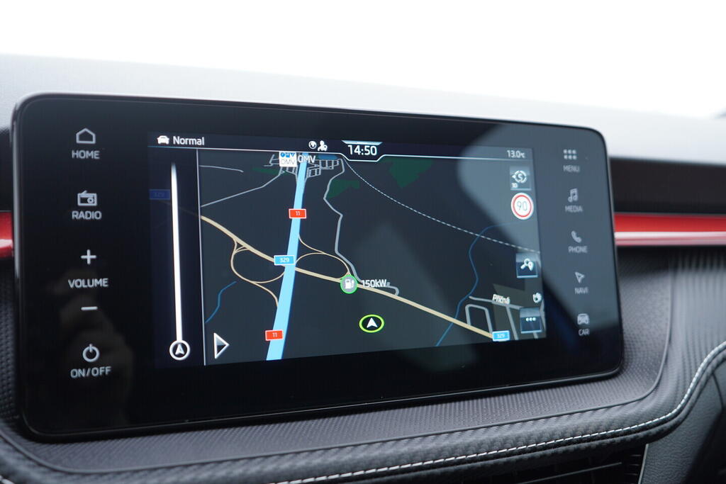 OV190V10642_30.webp_FABIA Monte Carlo 1.0 TSI 85 kW manuál, DPH