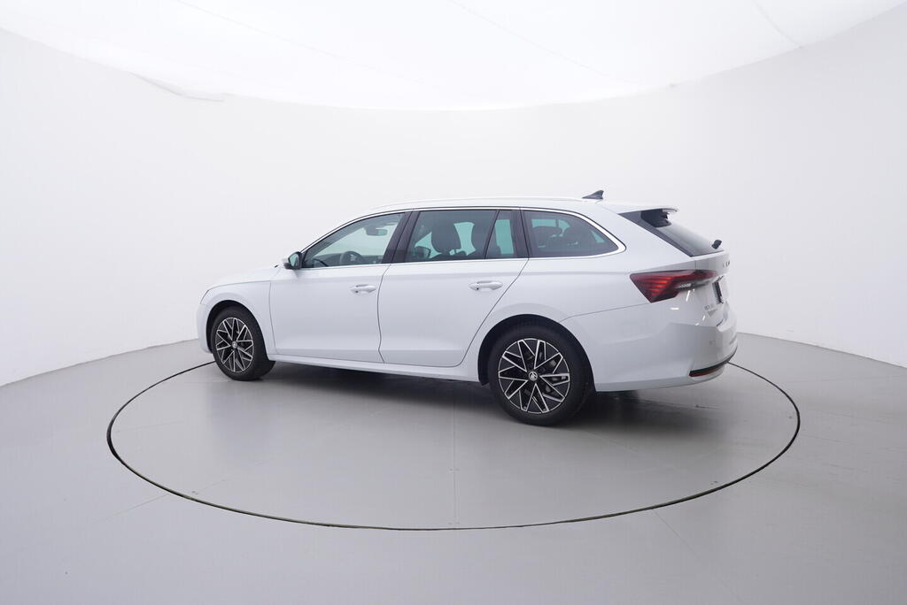 OV190V10655_12.webp_OCTAVIA Top Selection 2.0 TDI 110 kW automat, DPH