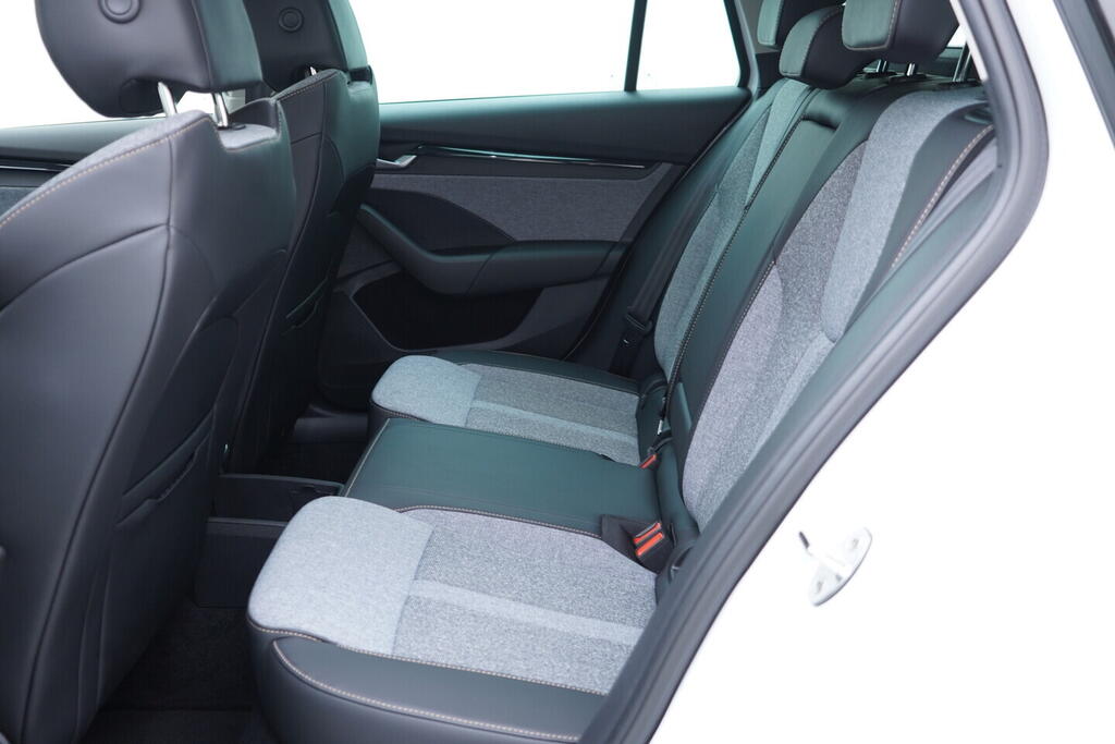 OV190V10655_36.webp_OCTAVIA Top Selection 2.0 TDI 110 kW automat, DPH