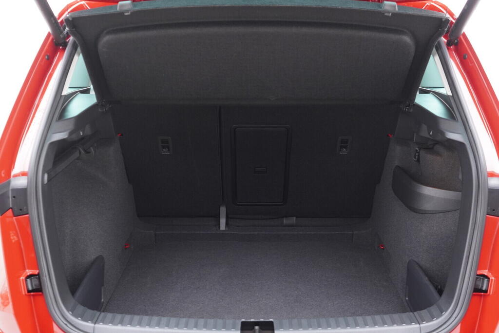 OV190V10659_39.webp_KAROQ Selection 1.5 TSI 110 kW automat, DPH