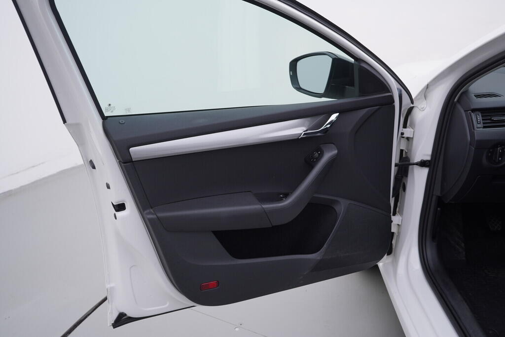 OV190V10664_19.webp_OCTAVIA Ambition 1.6 TDI 66 kW manuál