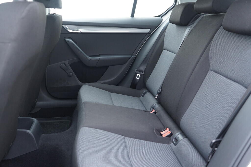 OV190V10664_32.webp_OCTAVIA Ambition 1.6 TDI 66 kW manuál