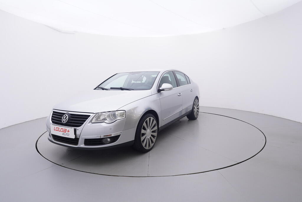 OV190V10667_10.webp_PASSAT  2.0 TDI 103 kW manuál