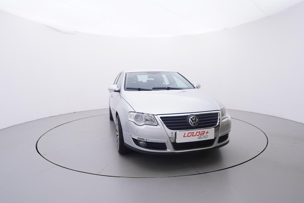 OV190V10667_17.webp_PASSAT  2.0 TDI 103 kW manuál