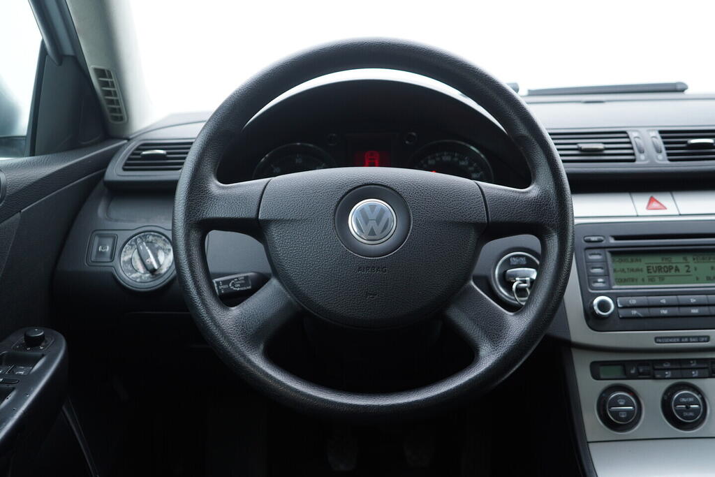 OV190V10667_30.webp_PASSAT  2.0 TDI 103 kW manuál