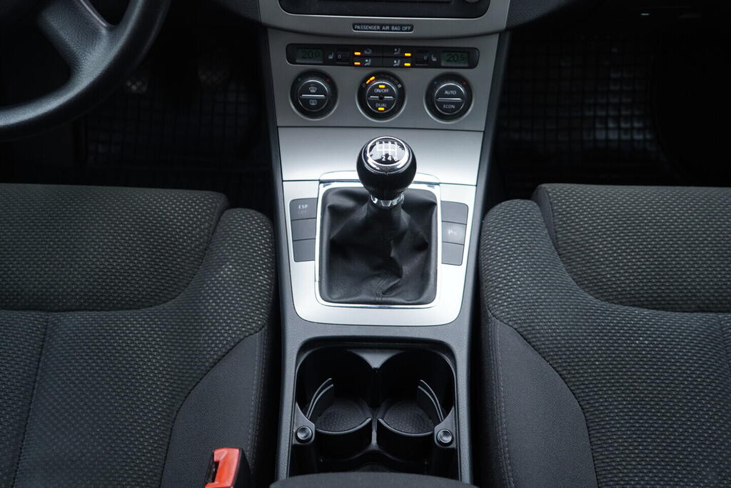 OV190V10667_33.webp_PASSAT  2.0 TDI 103 kW manuál