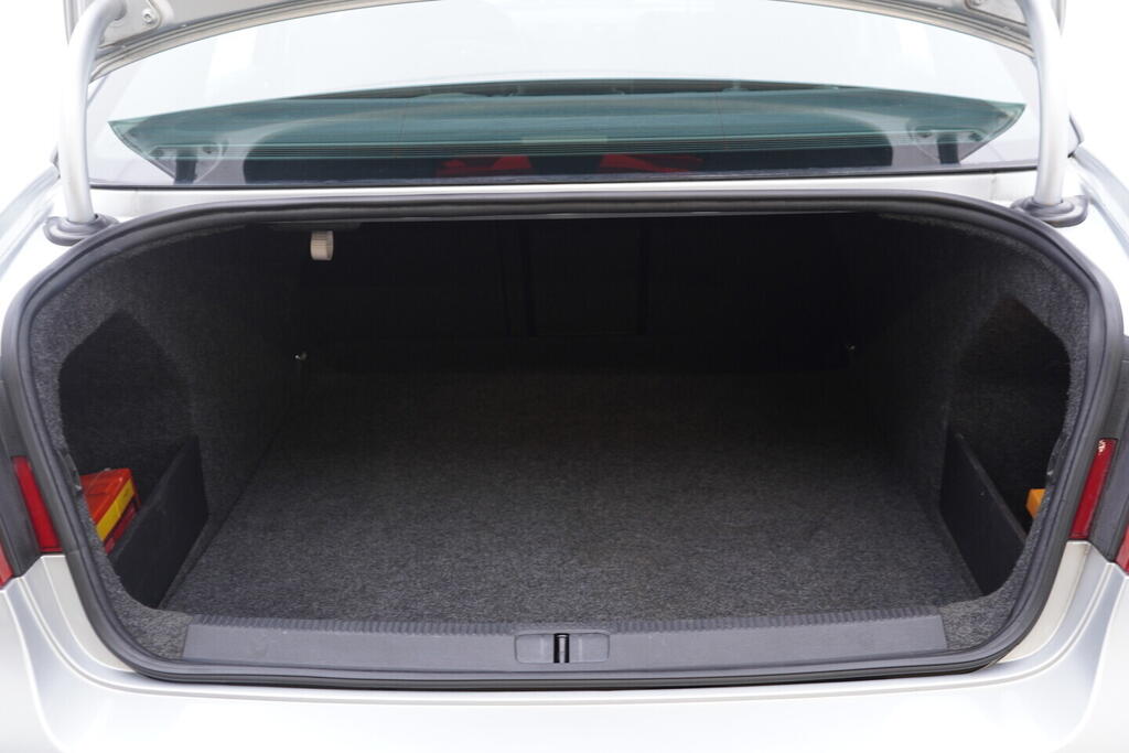 OV190V10667_37.webp_PASSAT  2.0 TDI 103 kW manuál