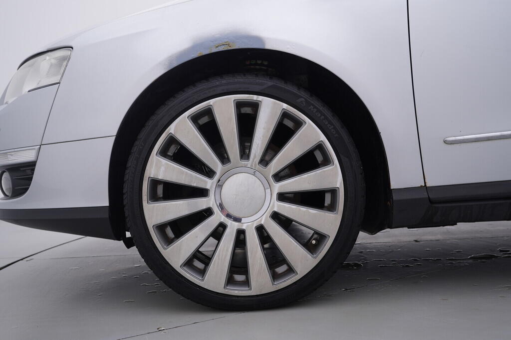 OV190V10667_39.webp_PASSAT  2.0 TDI 103 kW manuál