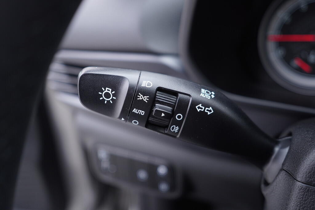 OV190V10668_23.webp_BAYON Smart 1.2 DPi 62 kW manuál