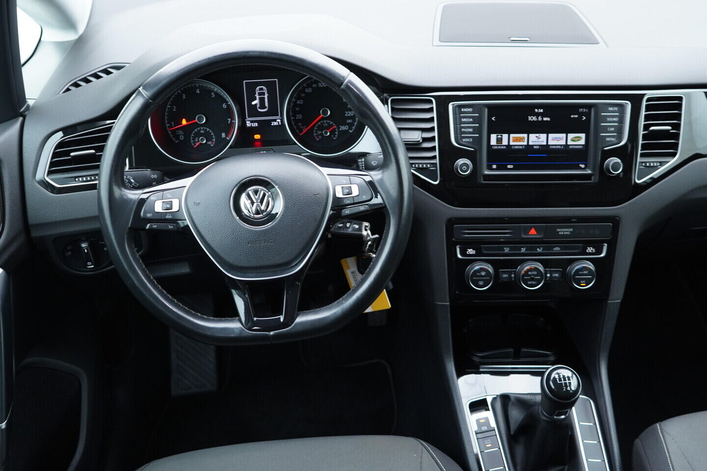 OV190V10670_27.webp_GOLF SPORTSVAN Highline 1.4 TSI 92 kW manuál