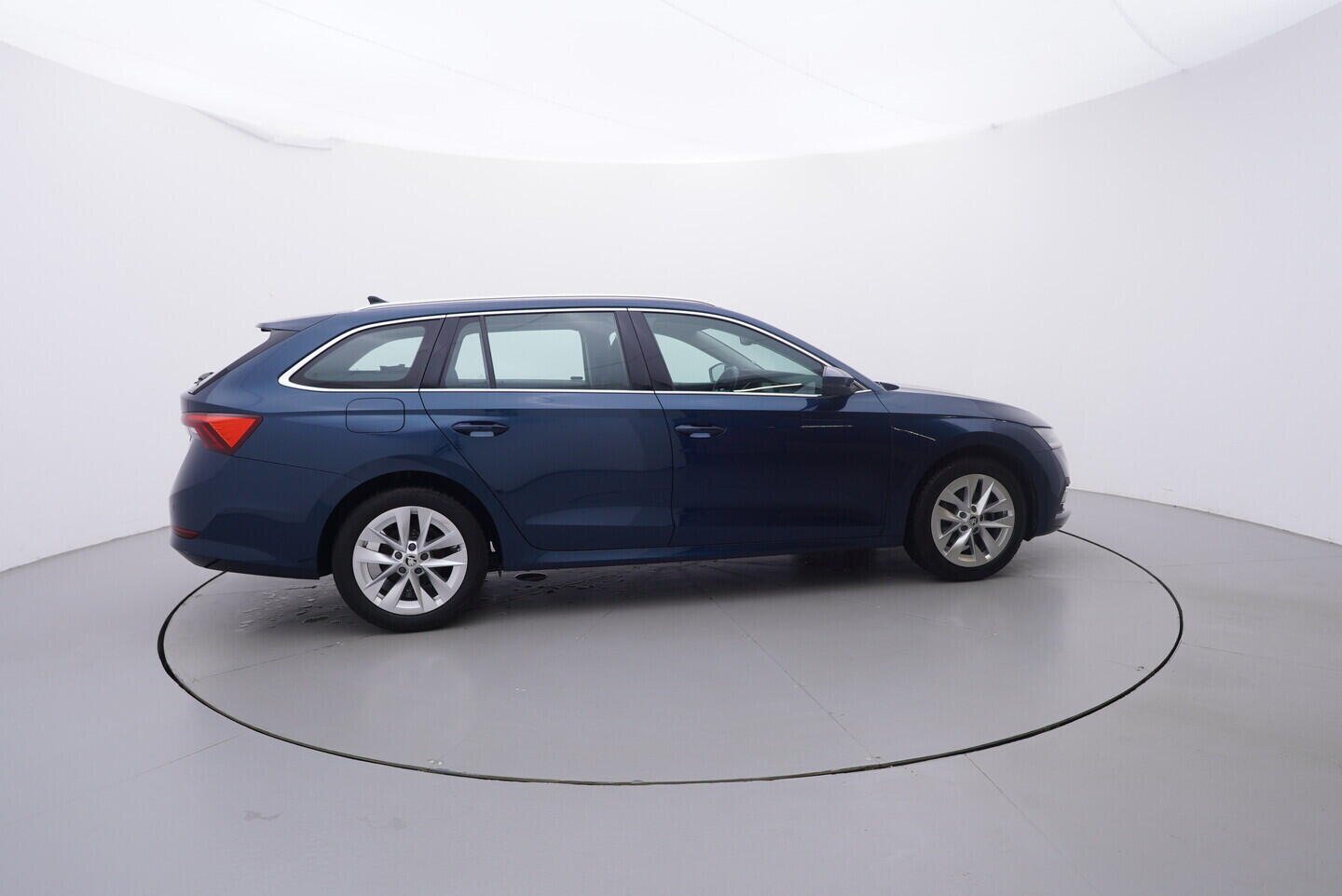 OV190V10672_15.webp_OCTAVIA Style 2.0 TDI 85 kW manuál, DPH