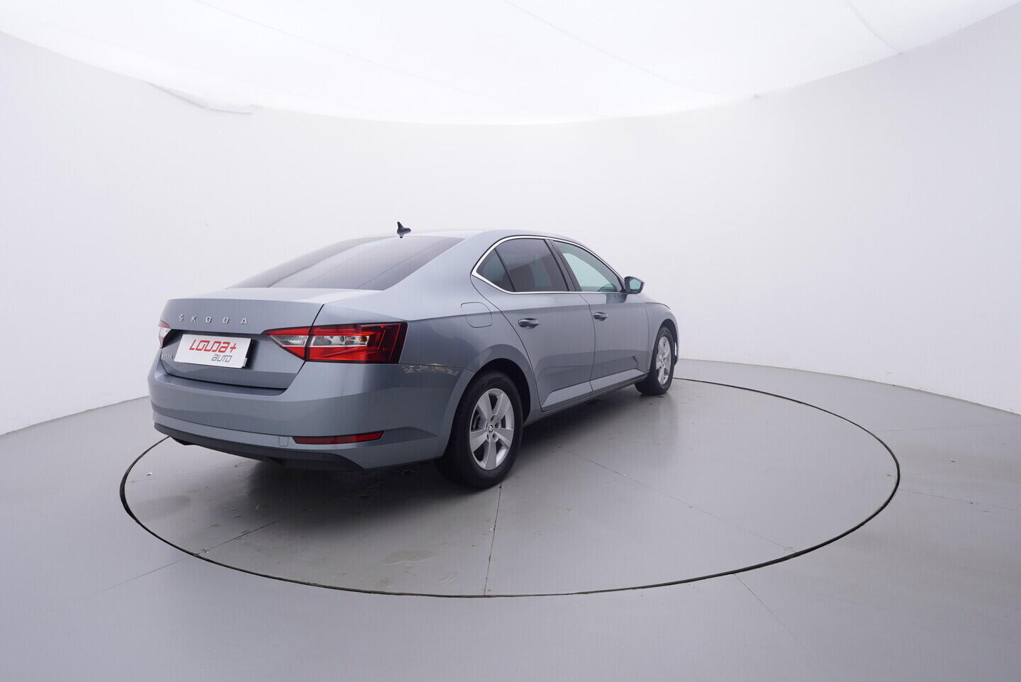 OV190V10675_14.webp_SUPERB Ambition 2.0 TDI 110 kW manuál, DPH