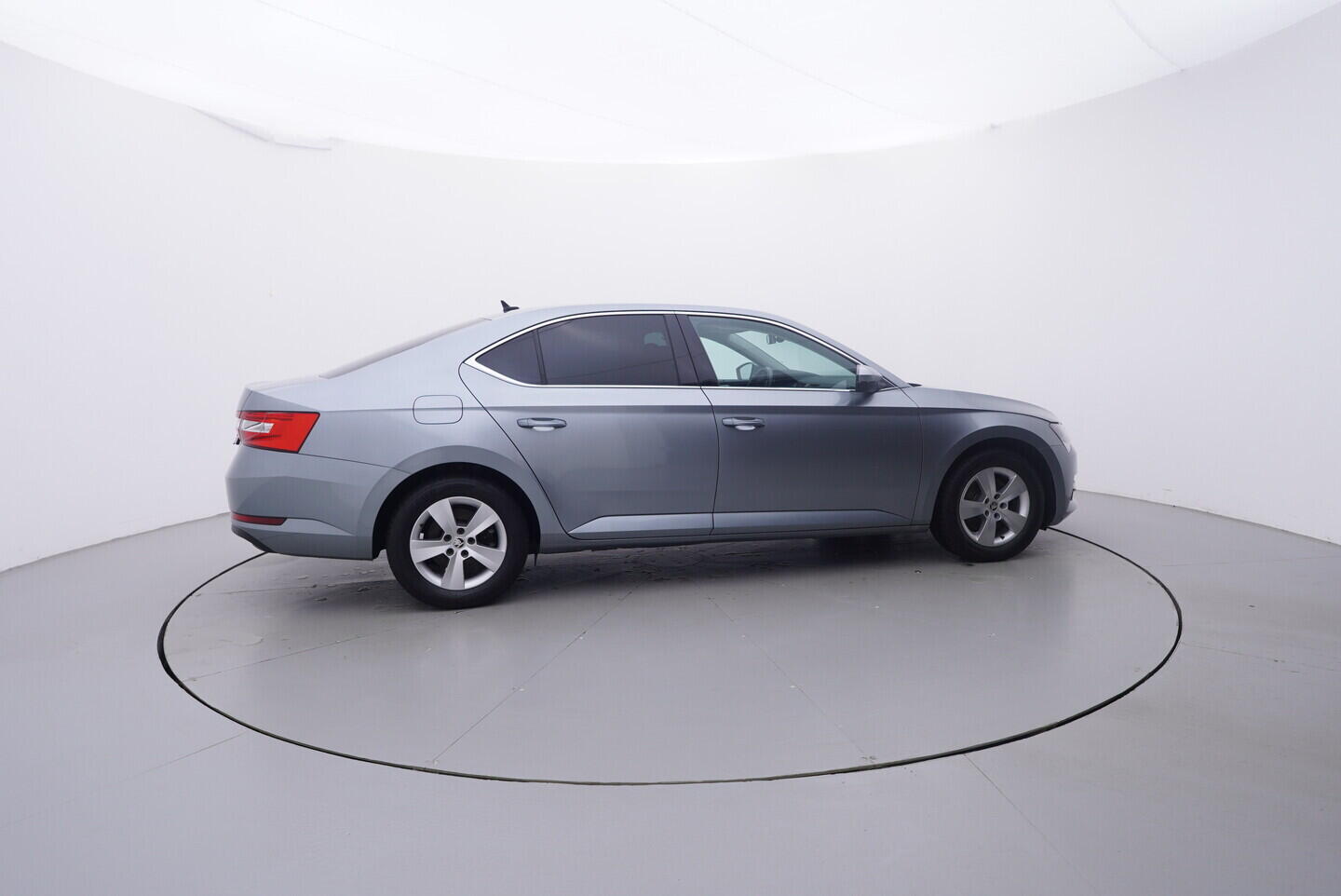 OV190V10675_15.webp_SUPERB Ambition 2.0 TDI 110 kW manuál, DPH