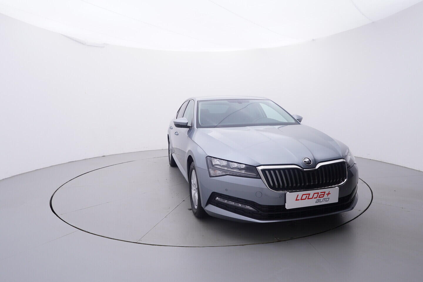 OV190V10675_17.webp_SUPERB Ambition 2.0 TDI 110 kW manuál, DPH