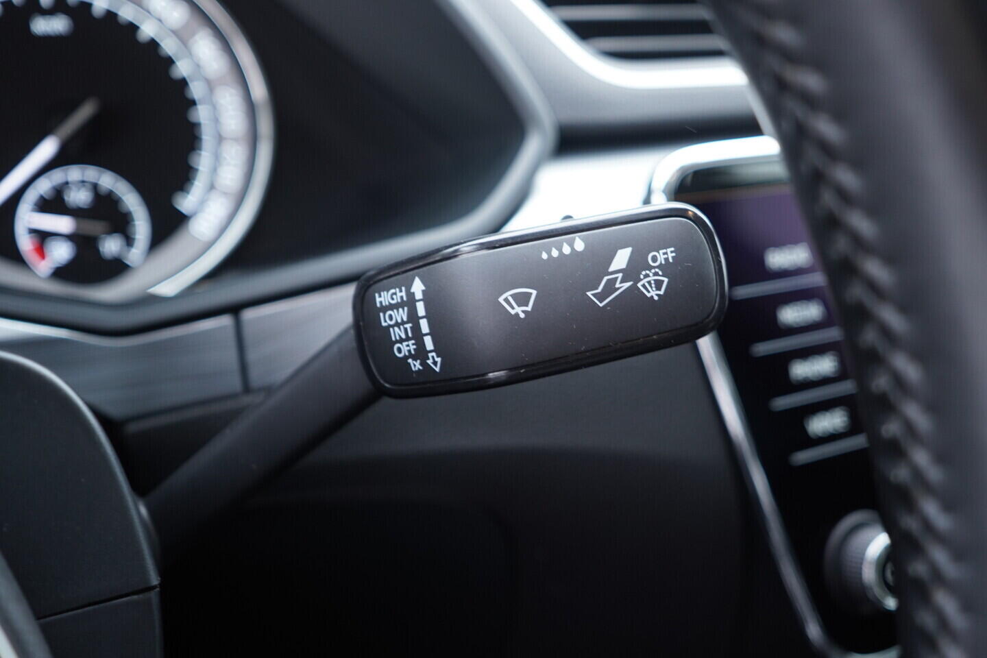 OV190V10675_24.webp_SUPERB Ambition 2.0 TDI 110 kW manuál, DPH