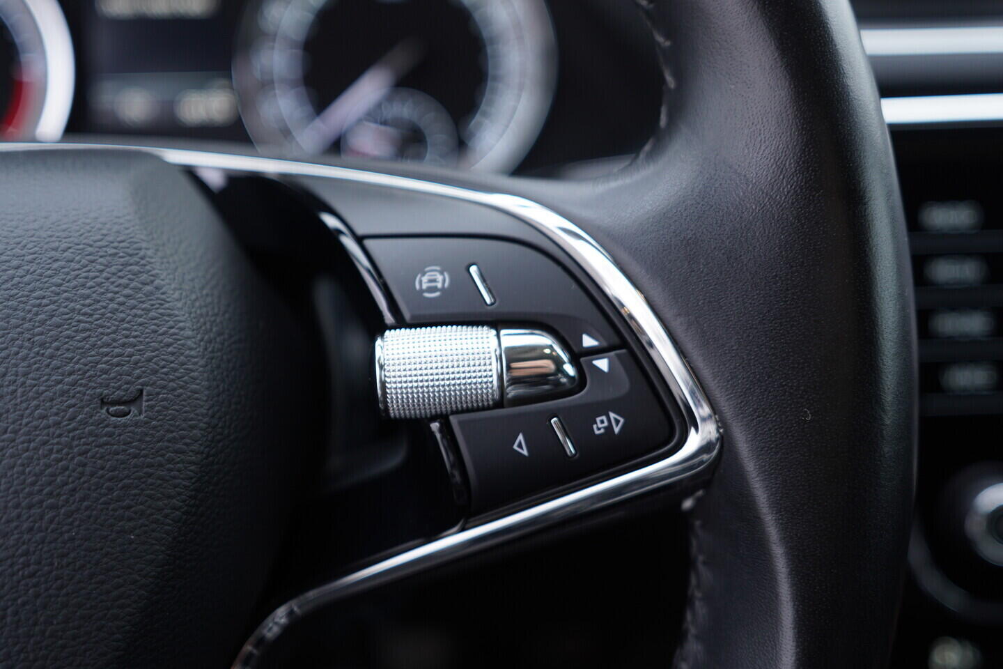 OV190V10675_26.webp_SUPERB Ambition 2.0 TDI 110 kW manuál, DPH