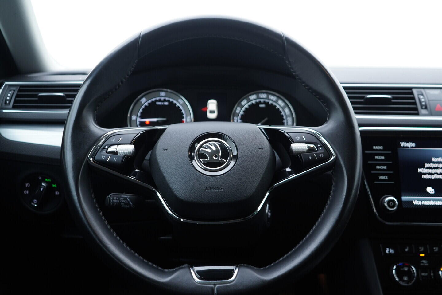 OV190V10675_28.webp_SUPERB Ambition 2.0 TDI 110 kW manuál, DPH