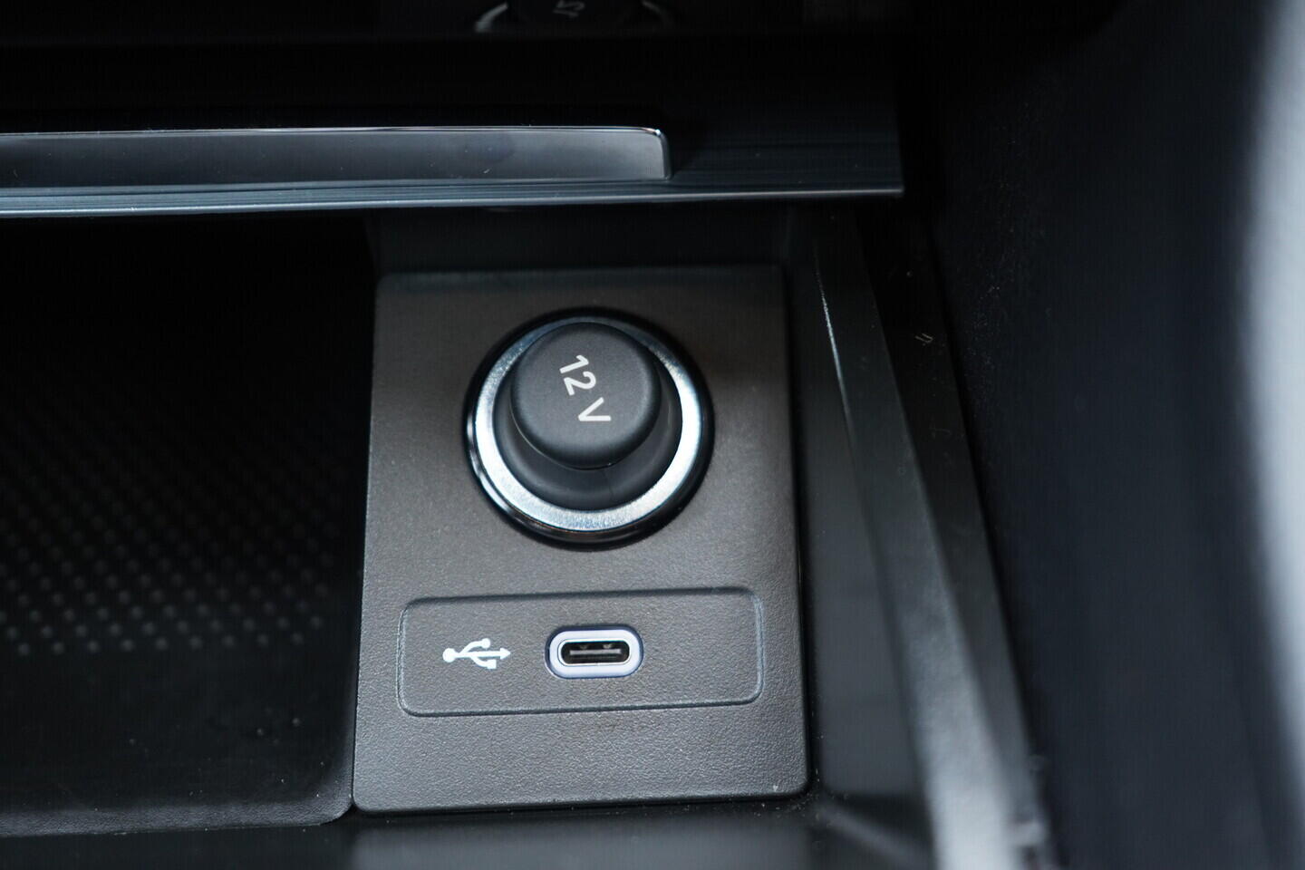 OV190V10675_34.webp_SUPERB Ambition 2.0 TDI 110 kW manuál, DPH