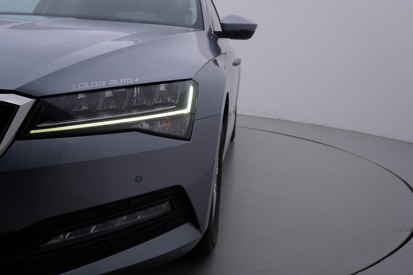 OV190V10675_43.webp_SUPERB Ambition 2.0 TDI 110 kW manuál, DPH