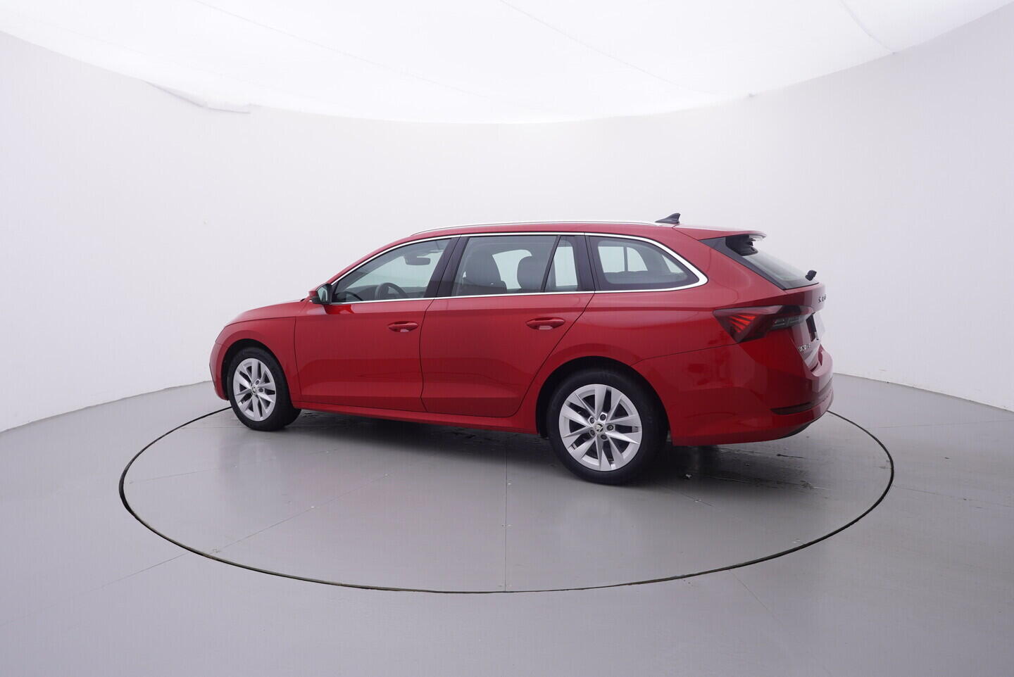 OV190V10676_12.webp_OCTAVIA Style 1.5 TSI 110 kW manuál, DPH