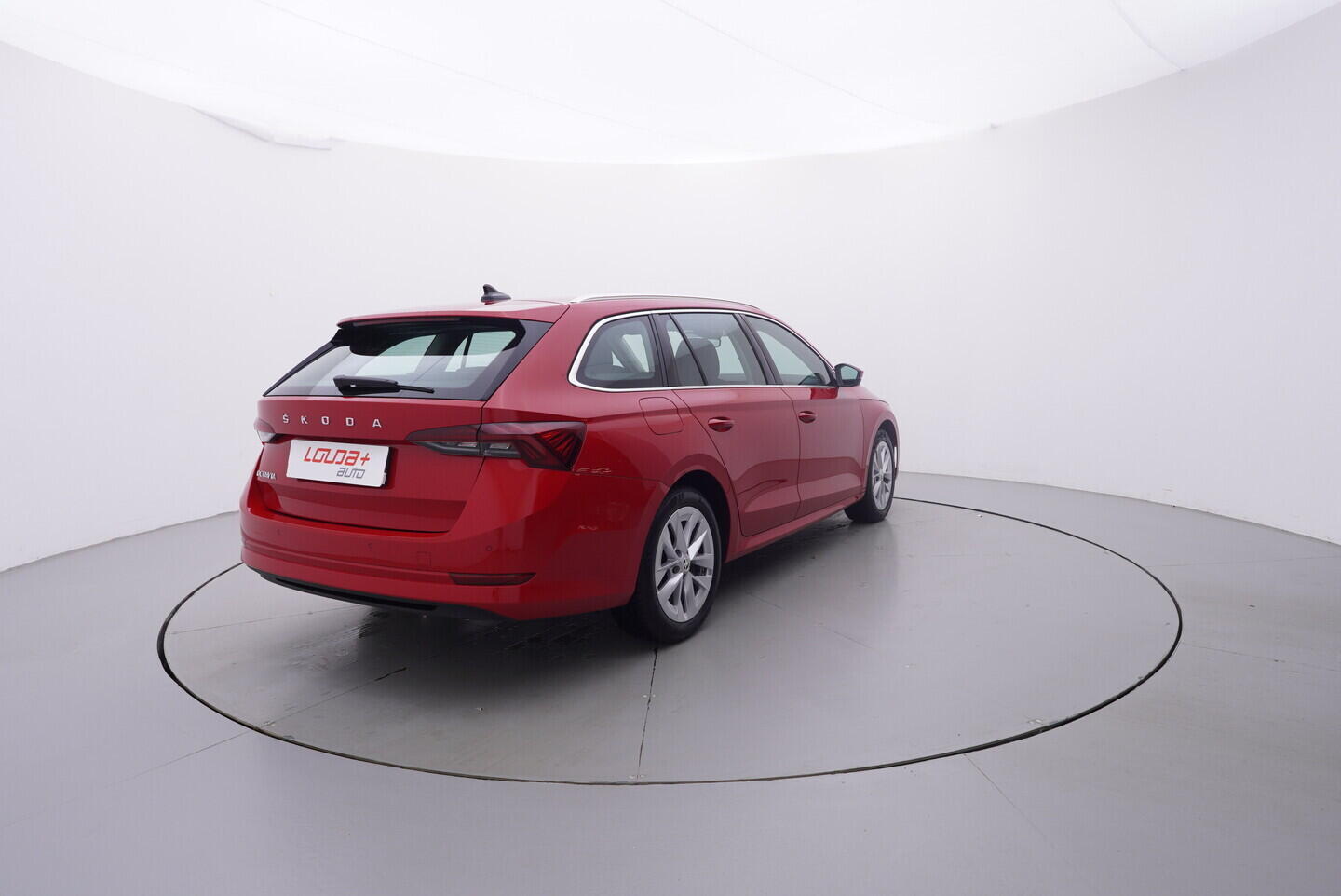 OV190V10676_14.webp_OCTAVIA Style 1.5 TSI 110 kW manuál, DPH