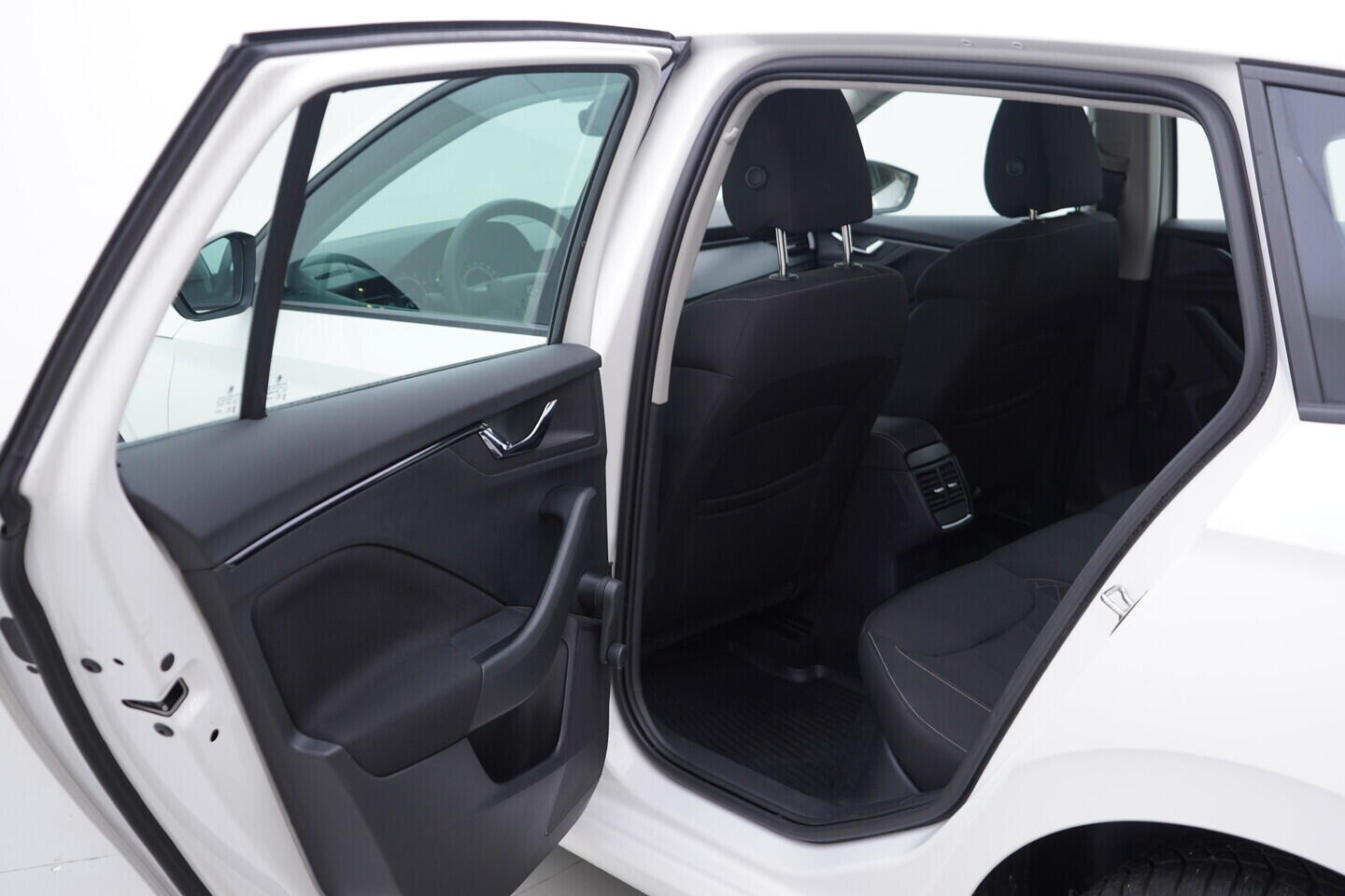 OV190V10677_32.webp_SCALA Ambition 1.0 TSI 70 kW manuál, DPH