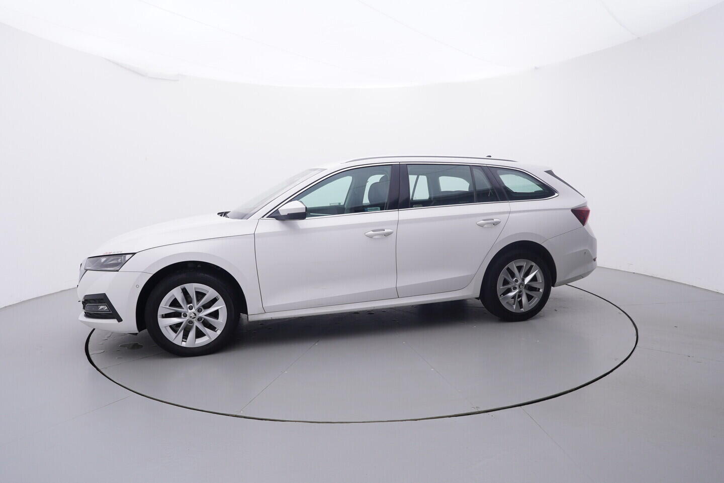 OV190V10681_11.webp_OCTAVIA Style 2.0 TDI 85 kW automat, DPH