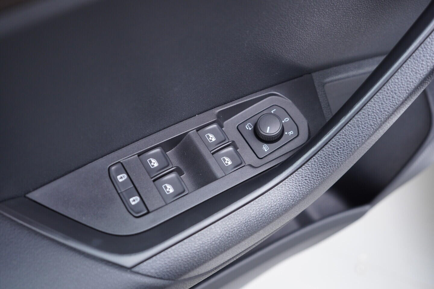 OV190V10682_20.webp_KAROQ Scout 2.0 TDI 110 kW automat, DPH