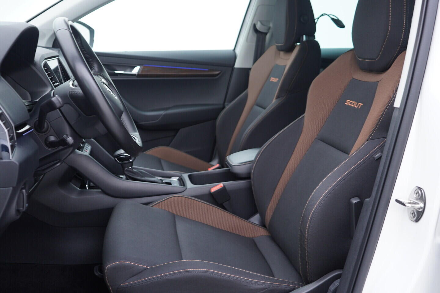 OV190V10682_22.webp_KAROQ Scout 2.0 TDI 110 kW automat, DPH