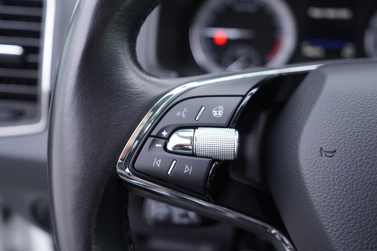 OV190V10682_25.webp_KAROQ Scout 2.0 TDI 110 kW automat, DPH