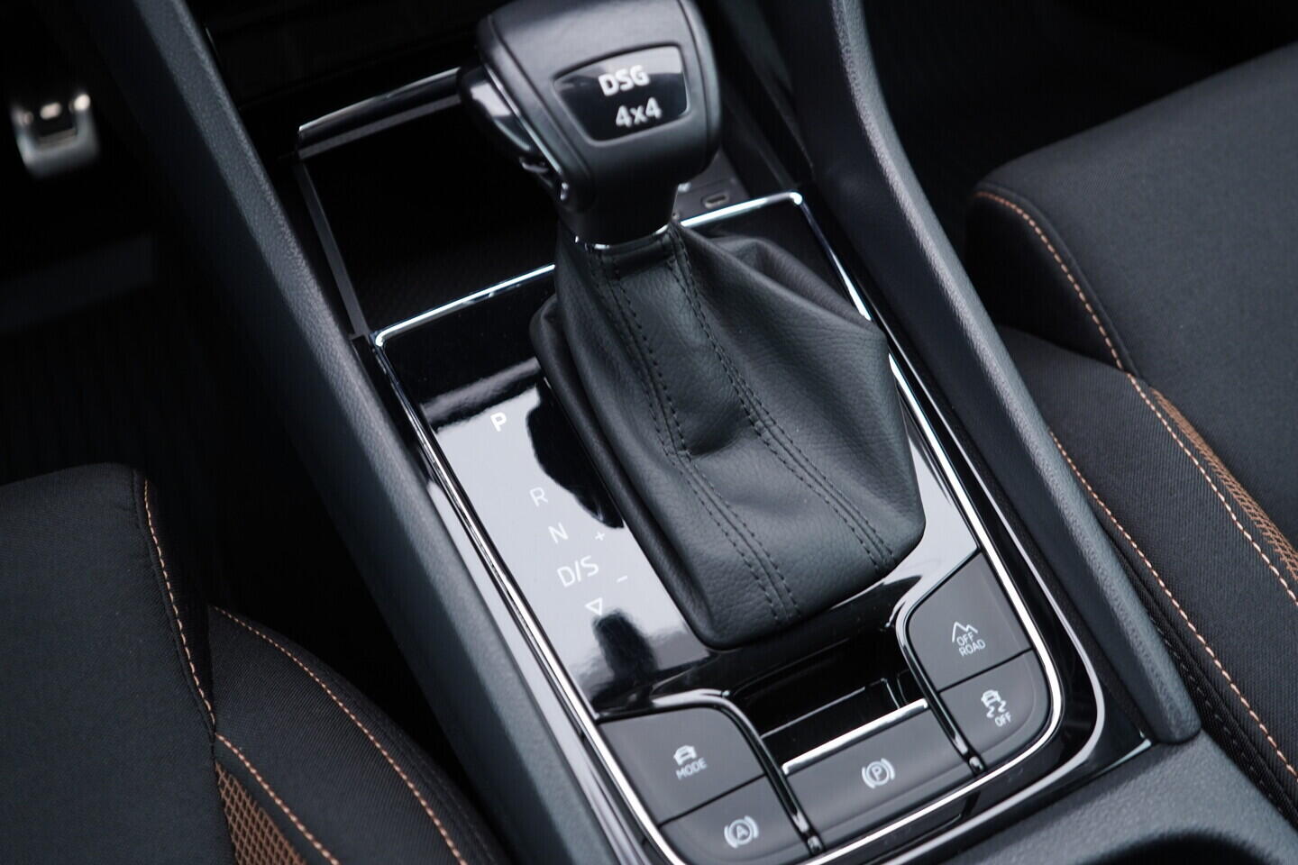 OV190V10682_35.webp_KAROQ Scout 2.0 TDI 110 kW automat, DPH