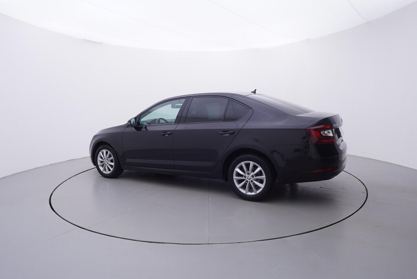 OV190V10685_12.webp_OCTAVIA  1.6 TDI 85 kW manuál