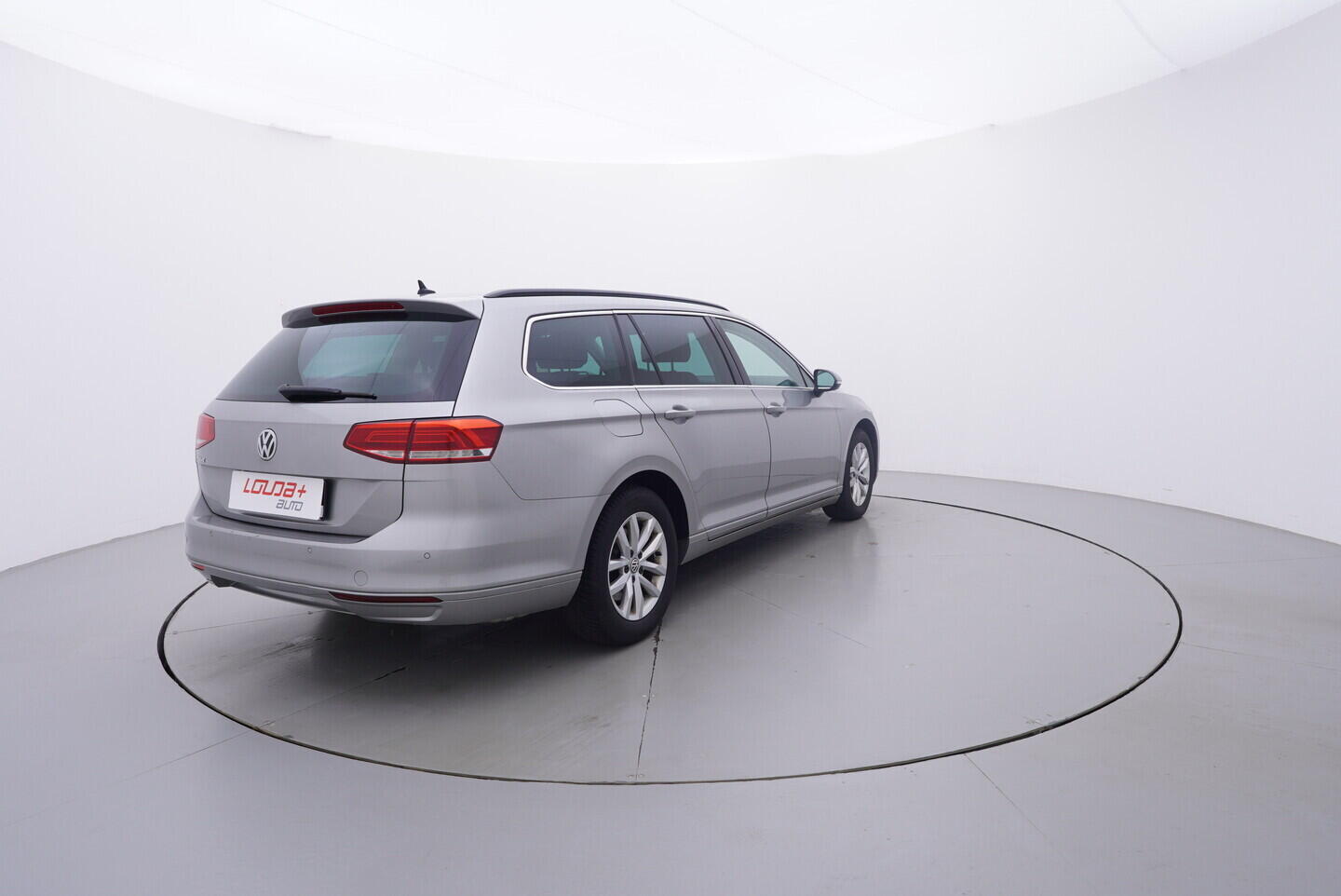 OV190V10686_14.webp_PASSAT Comfortline 1.4 TSI 110 kW manuál