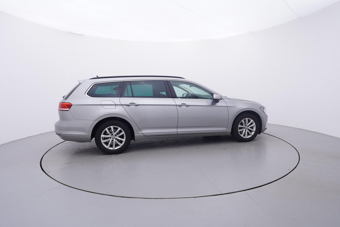 OV190V10686_15.webp_PASSAT Comfortline 1.4 TSI 110 kW manuál