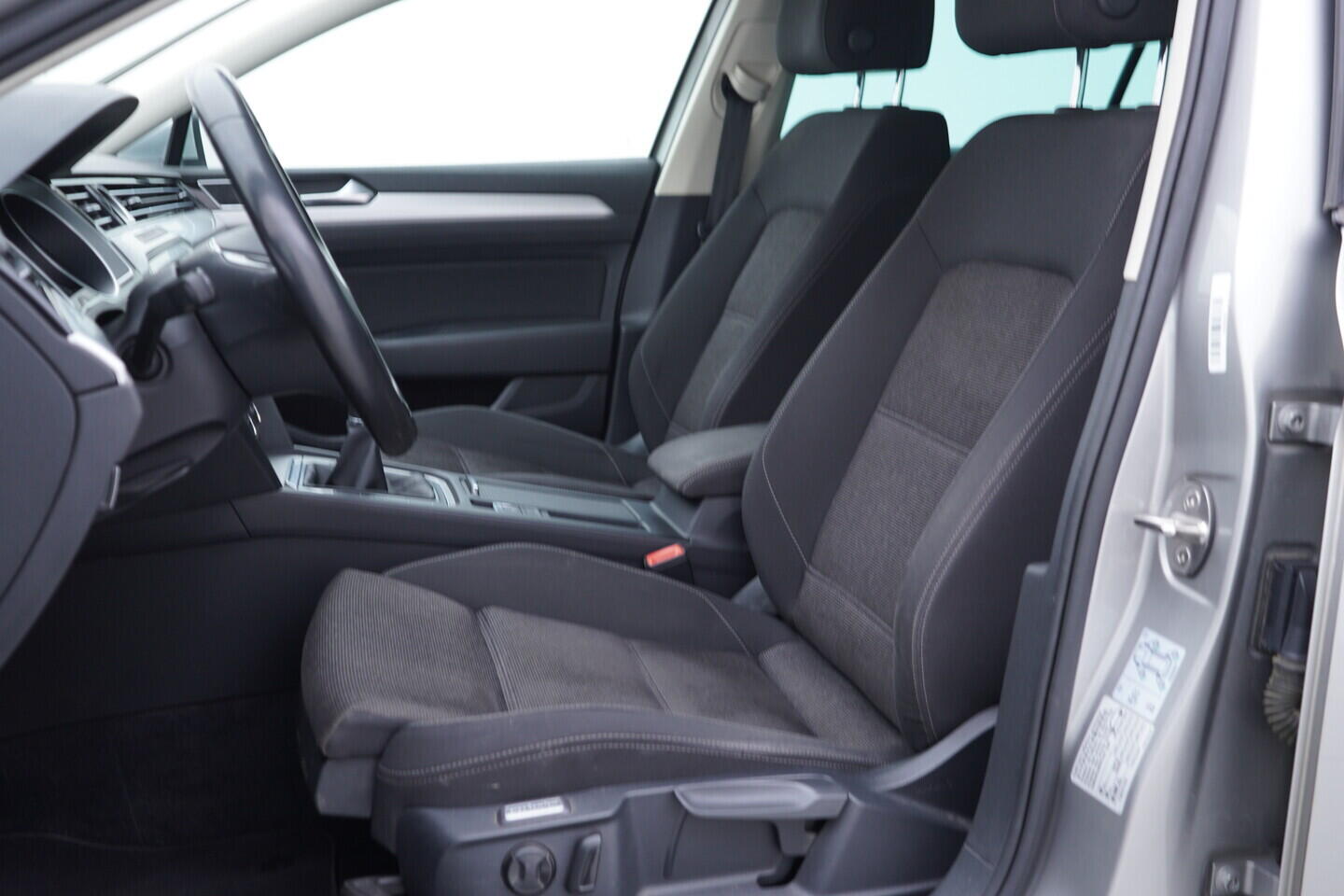 OV190V10686_23.webp_PASSAT Comfortline 1.4 TSI 110 kW manuál