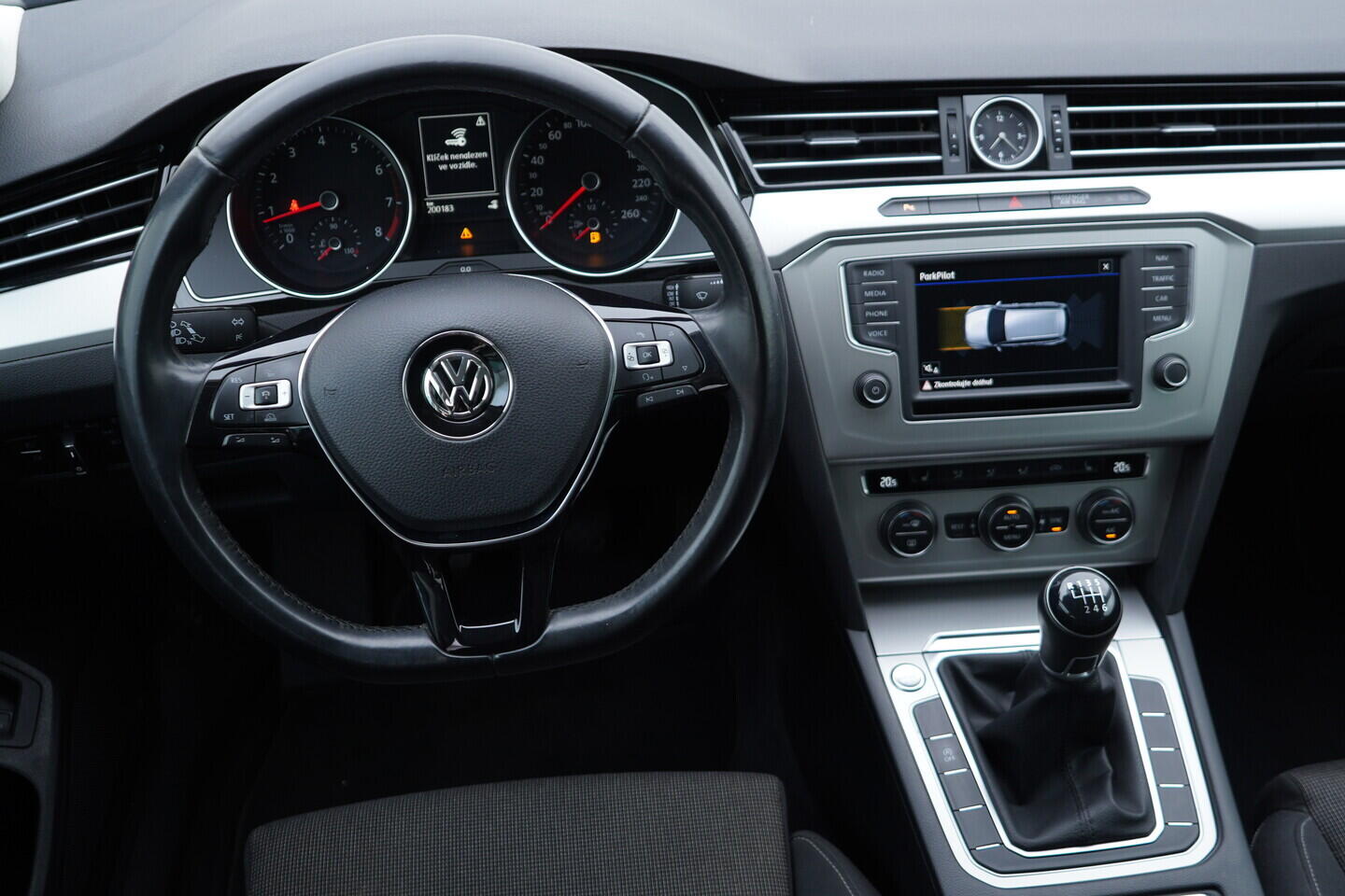 OV190V10686_28.webp_PASSAT Comfortline 1.4 TSI 110 kW manuál