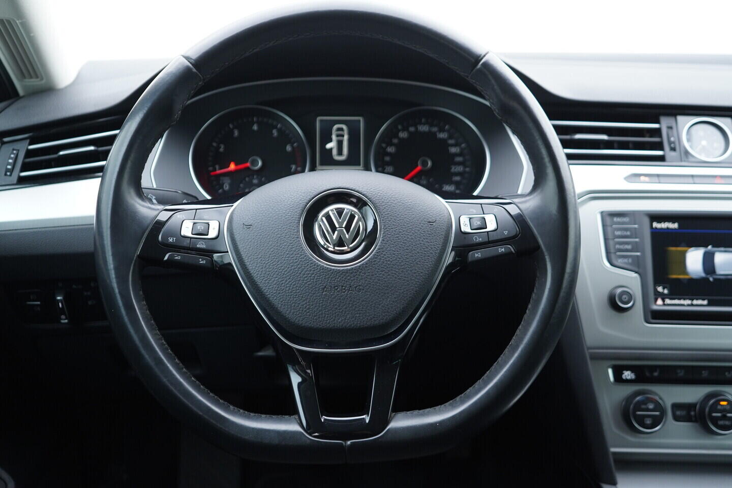 OV190V10686_29.webp_PASSAT Comfortline 1.4 TSI 110 kW manuál