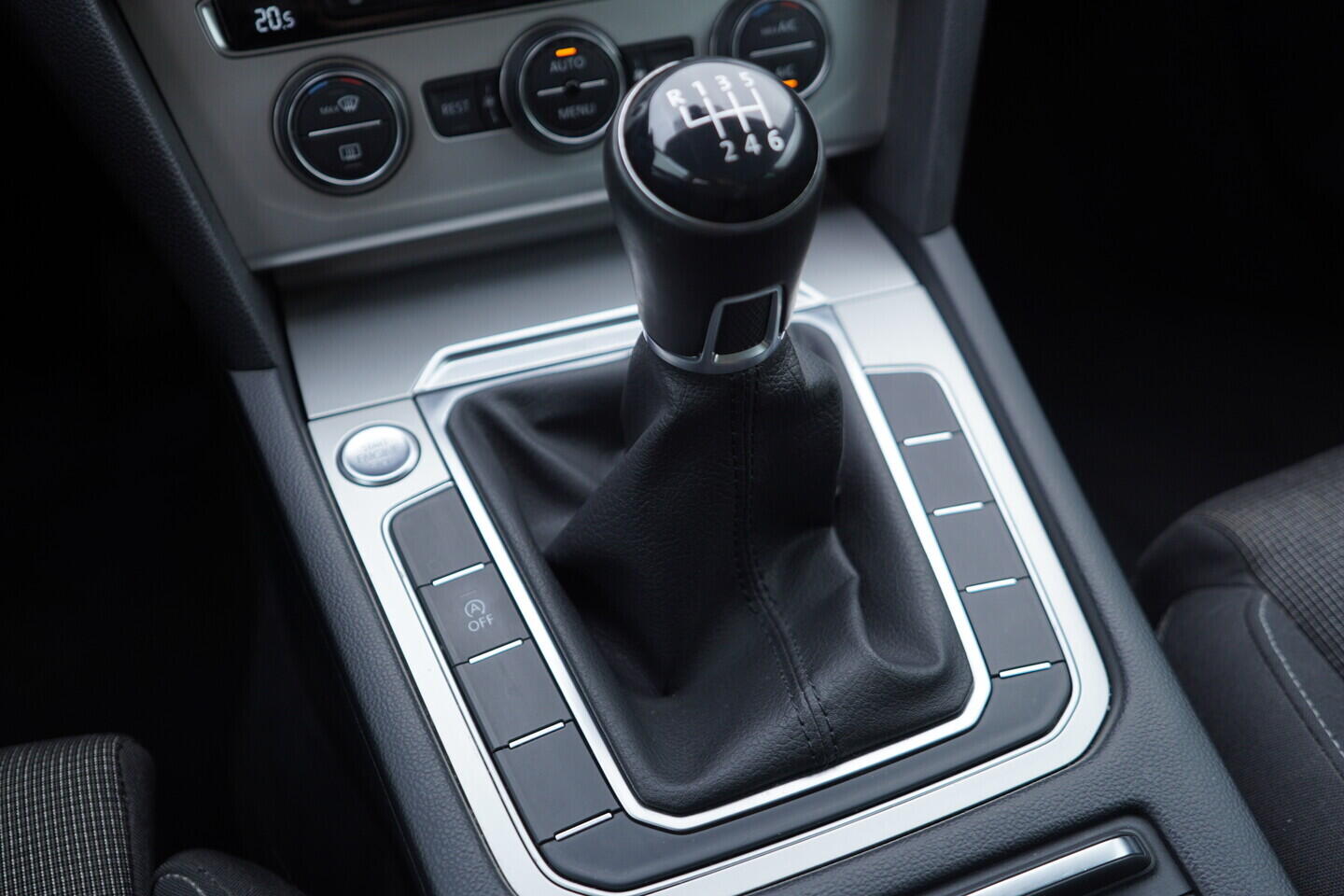 OV190V10686_36.webp_PASSAT Comfortline 1.4 TSI 110 kW manuál