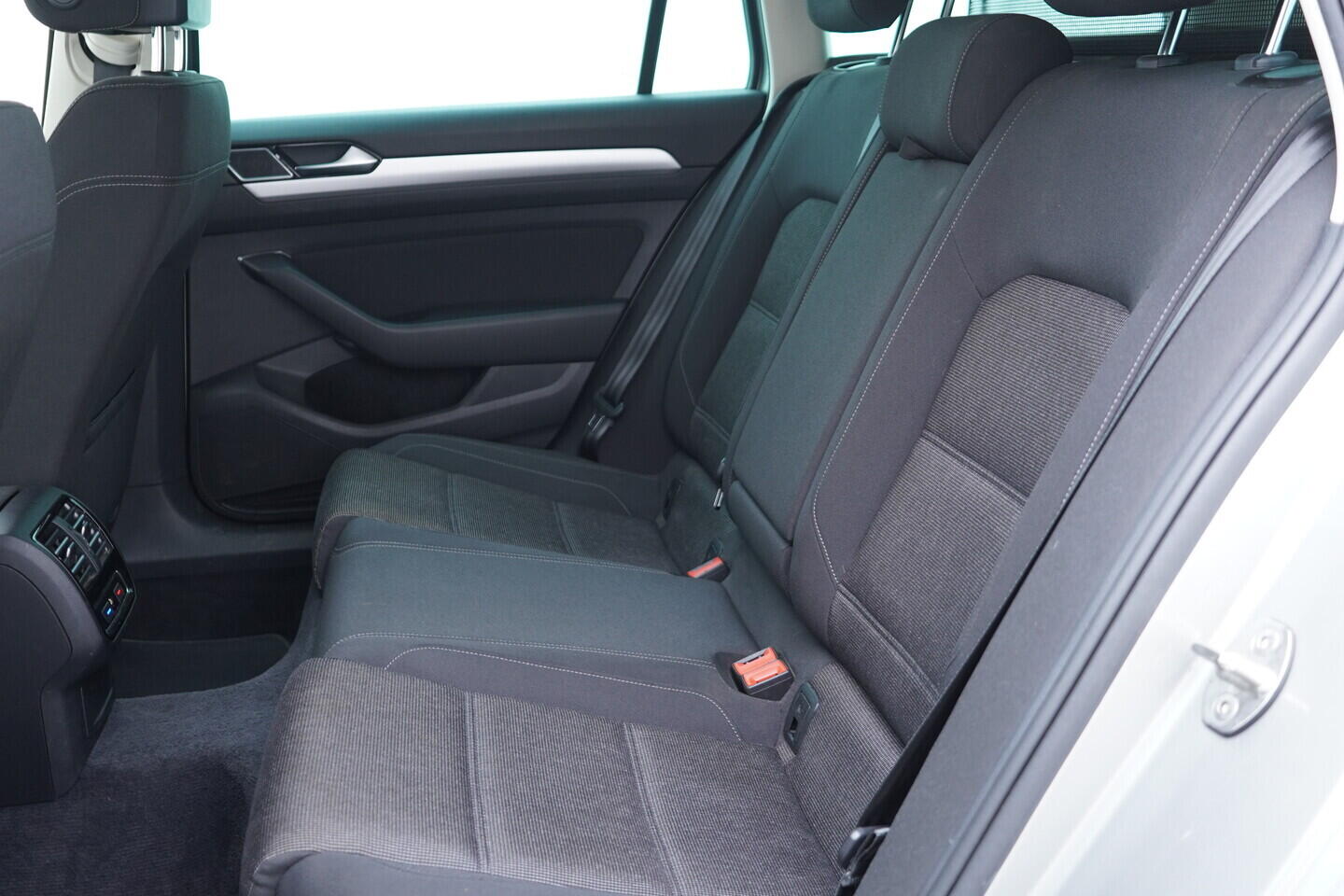 OV190V10686_38.webp_PASSAT Comfortline 1.4 TSI 110 kW manuál