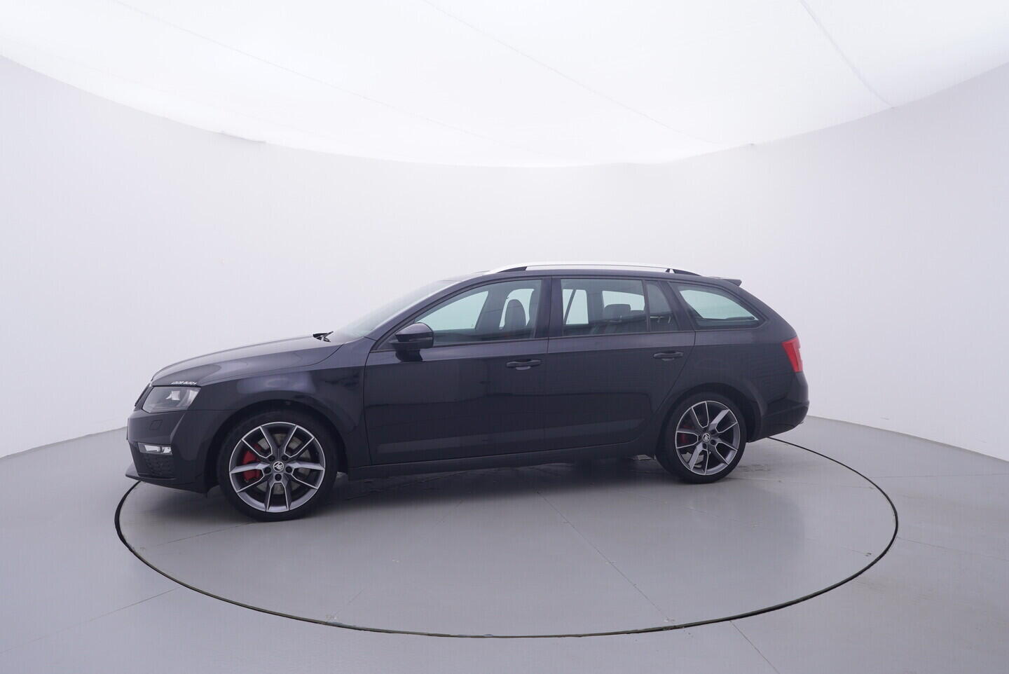 OV190V10688_11.webp_OCTAVIA RS 2.0 TSI 162 kW automat