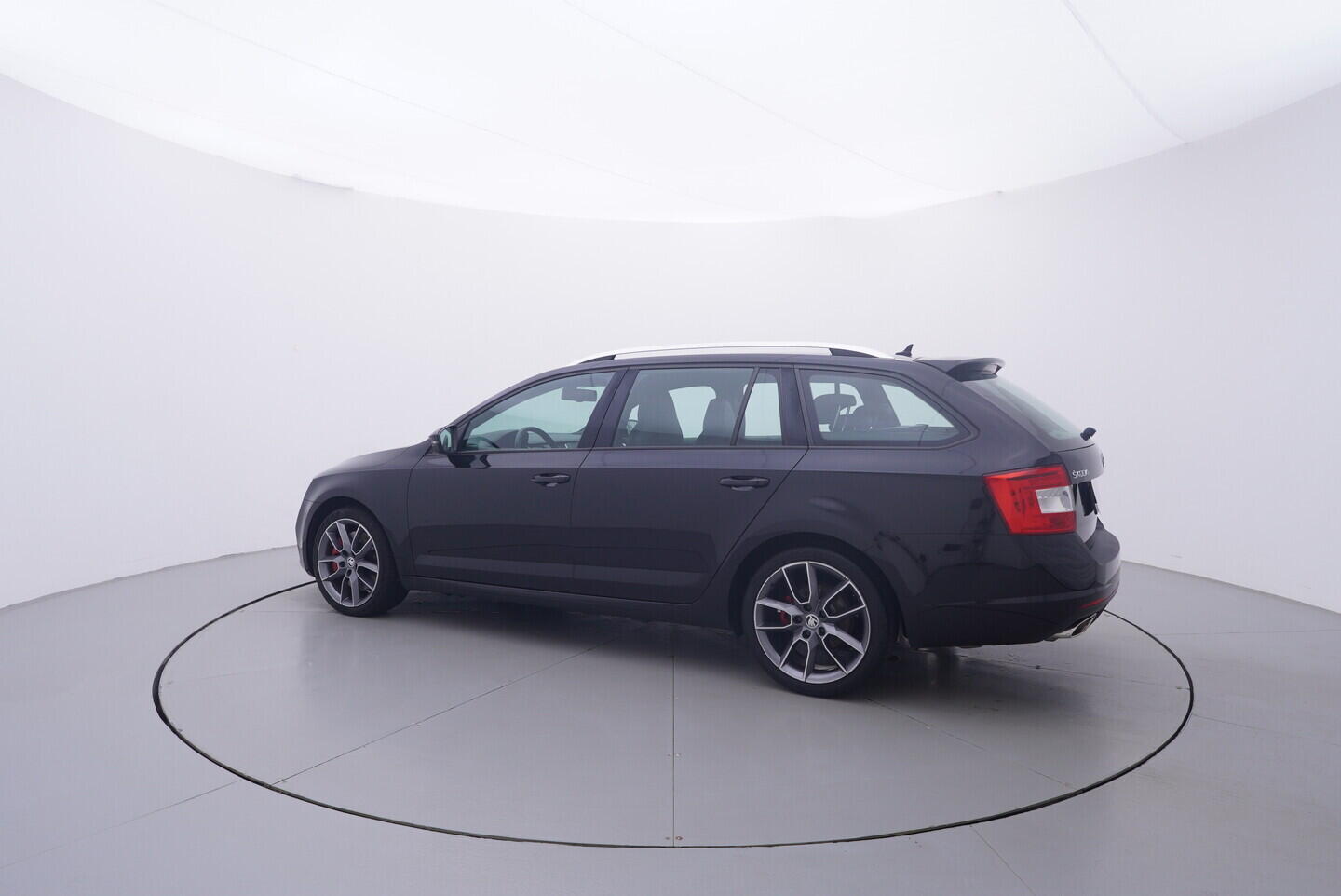OV190V10688_12.webp_OCTAVIA RS 2.0 TSI 162 kW automat