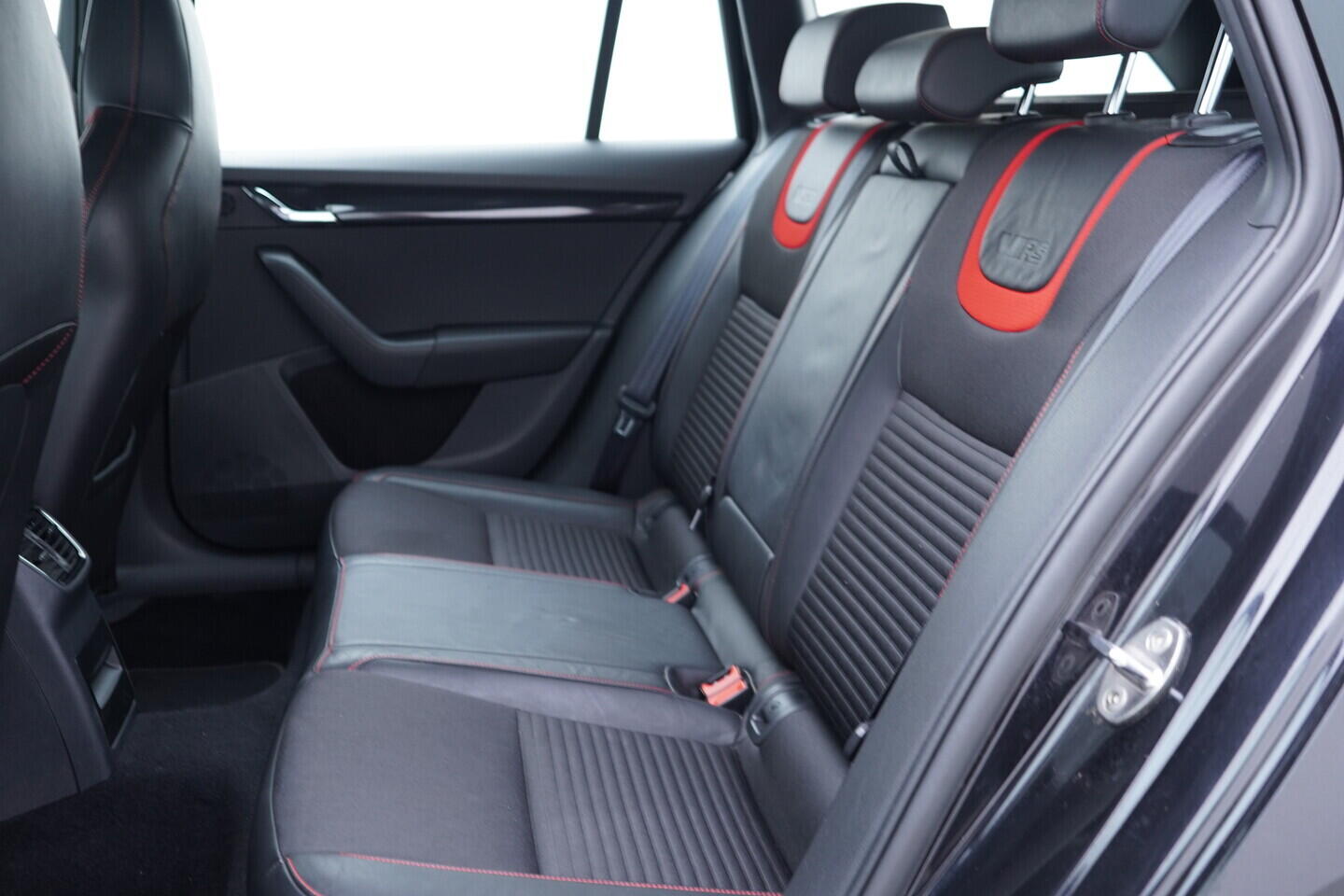 OV190V10688_36.webp_OCTAVIA RS 2.0 TSI 162 kW automat