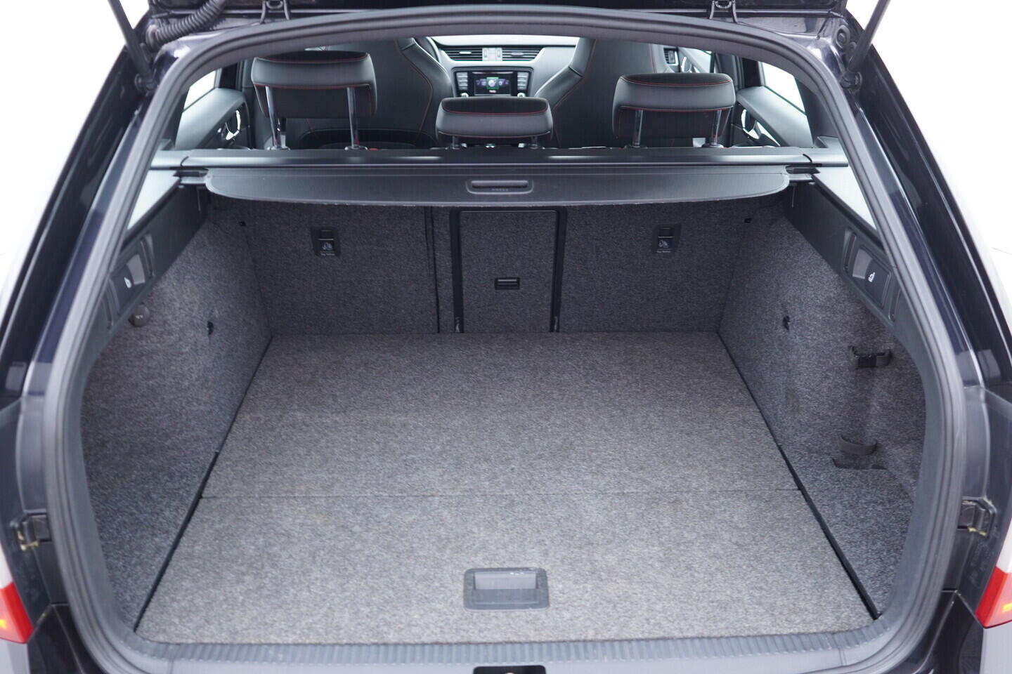 OV190V10688_37.webp_OCTAVIA RS 2.0 TSI 162 kW automat