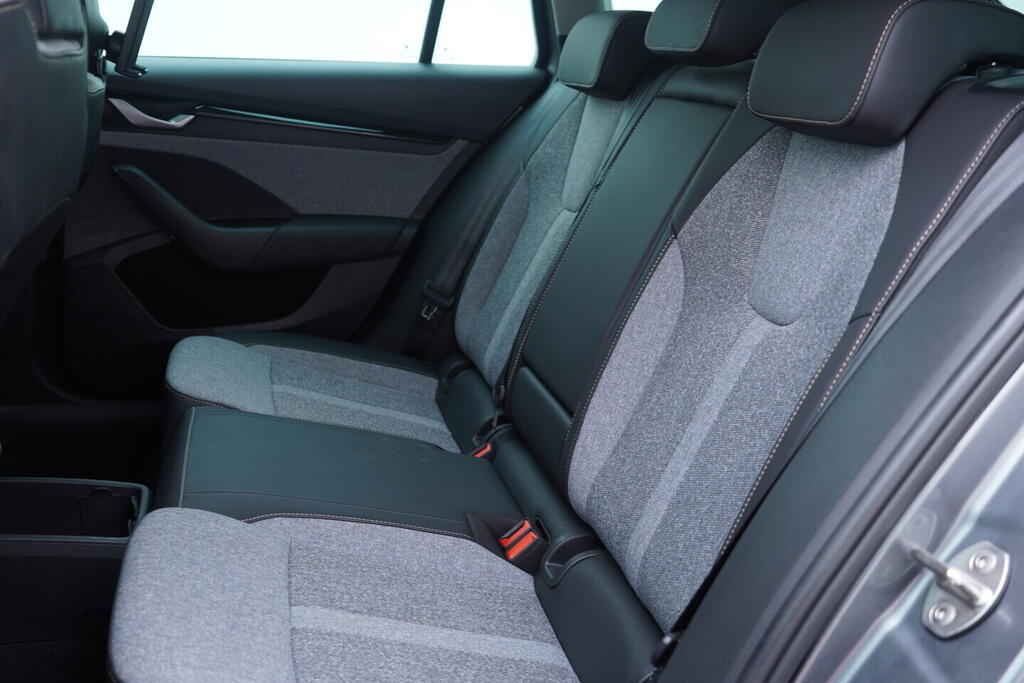 OV190V10692_38.webp_OCTAVIA Selection 2.0 TDI 110 kW automat, DPH