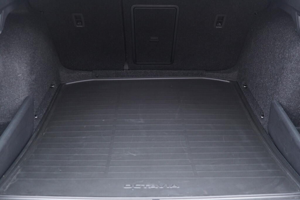 OV190V10692_40.webp_OCTAVIA Selection 2.0 TDI 110 kW automat, DPH